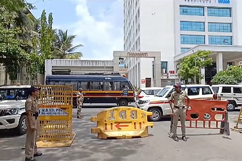 Mumbai hospital receives a bomb threat
